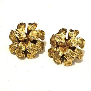 Roget Vintage Gold Tone Floral Flower Clip On Earrings